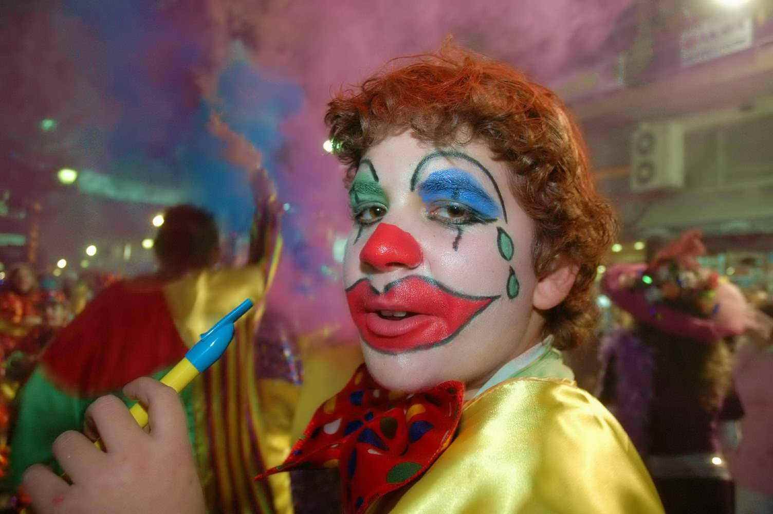 #032 Το μασκαρεμένο BF ή περί παρενδυσίας